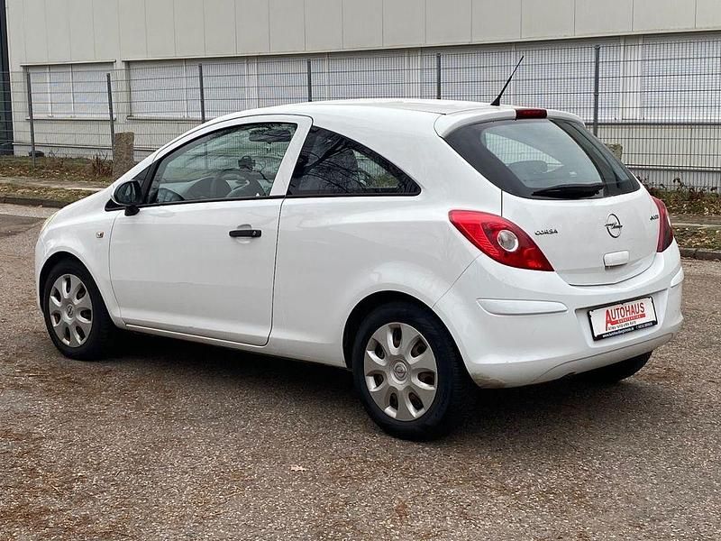 Gebraucht Opel Corsa Selection 69 PS (50 kW) 2011 Weiß Kleinwagen