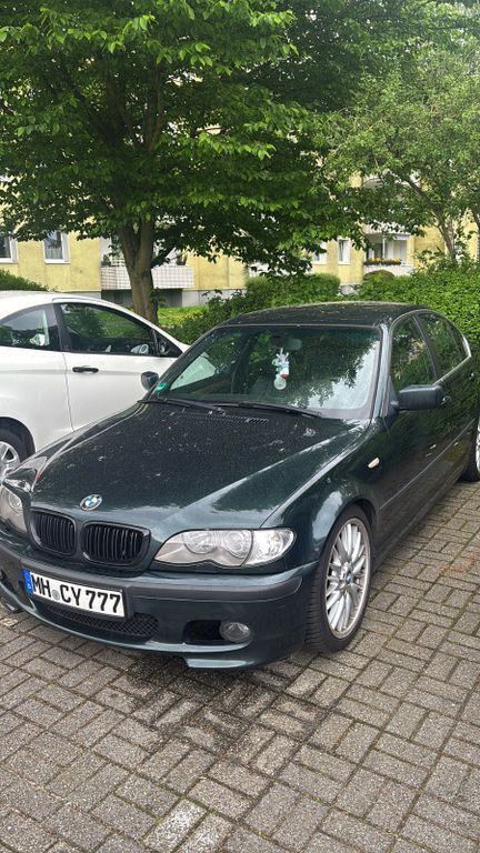 Grün Gebraucht 2003 BMW 330 Performance Limousine | 5.499 € (Guter Preis) - Bild 1/4