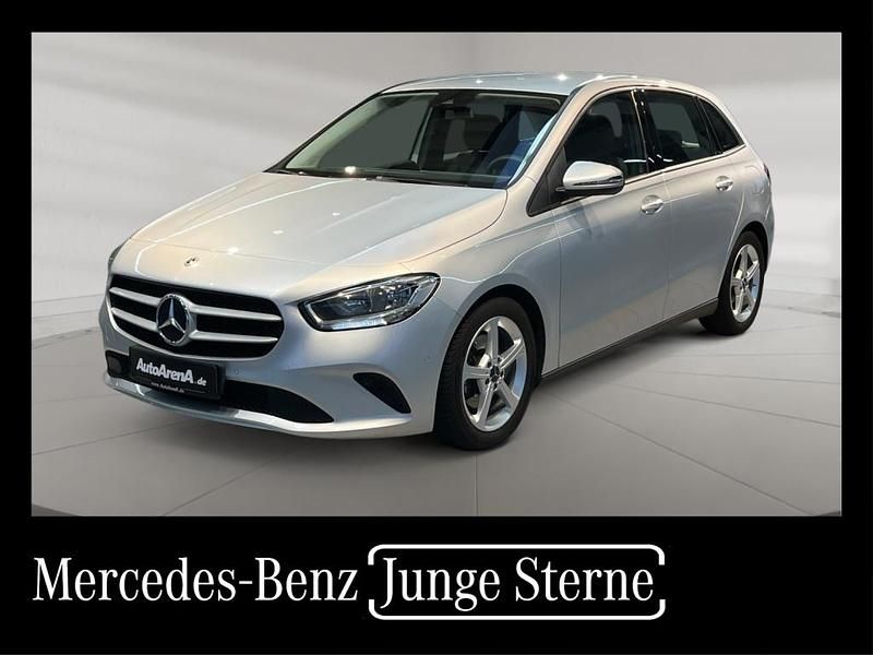 Iridiumsilber metallic Gebraucht 2021 Mercedes B180 Van / Kleinbus | 16.990 € (Fairer Preis) - Bild 1/4