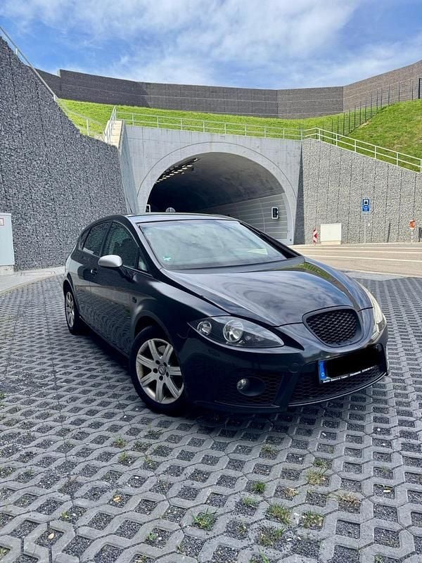 Schwarz Gebraucht 2007 Seat Leon FR Kleinwagen | 1.990 € (Fairer Preis) - Bild 1/4