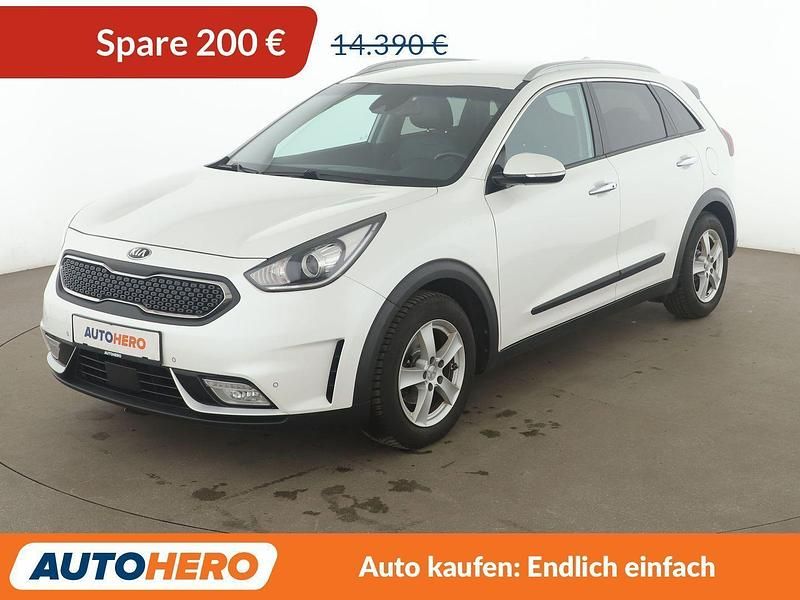 Gebraucht Kia Niro Spirit 141 PS (103 kW) 2016 Weiß SUV