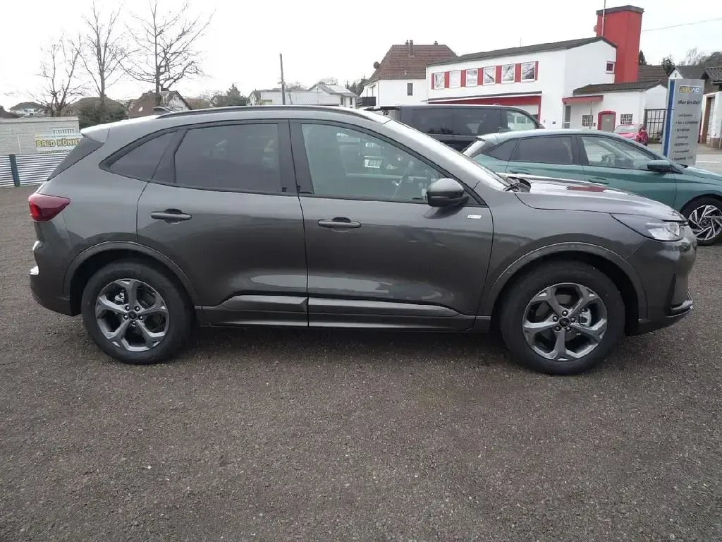 Neu Ford Kuga ST-Line 186 PS (136 kW) 2026 Grau SUV