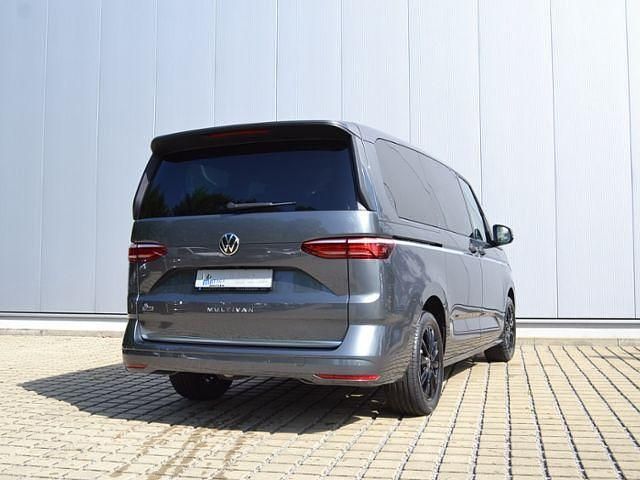 Gebraucht VW Multivan Style 150 PS (110 kW) 2024 Indiumgrau metallic Van