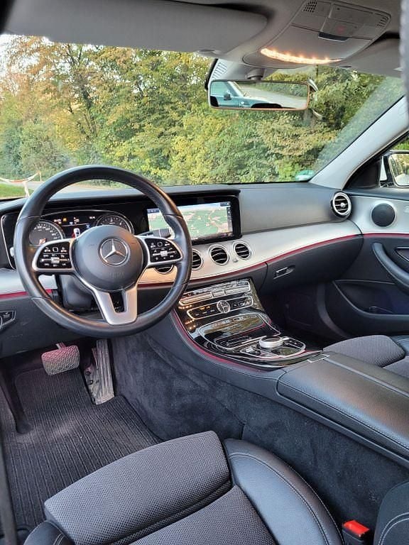 Gebraucht Mercedes E220 194 PS (142 kW) 2018 Limousine