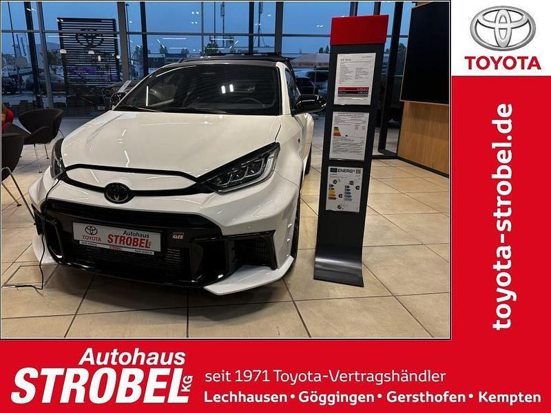 Platinumweiß perleffekt Neu 2025 Toyota Yaris Kleinwagen | 54.290 € (Teuer) - Bild 1/4
