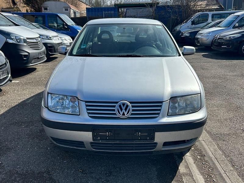 Gebraucht VW Bora Basis 116 PS (85 kW) 2001 Silber Limousine