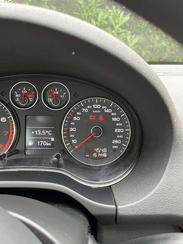 Gebraucht Audi A3 Attraction 125 PS (91 kW) 2010 Blau Kleinwagen