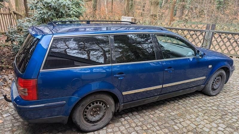 Gebraucht VW Passat Comfortline 150 PS (110 kW) 2002 Blau Kombi