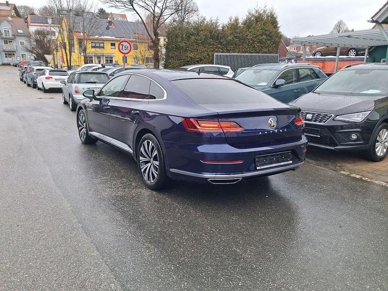 Gebraucht VW Arteon Elegance 190 PS (139 kW) 2018 Blau Kleinwagen