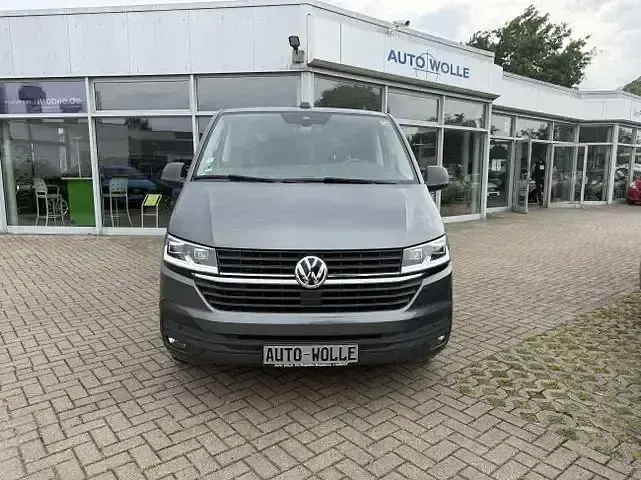 Gebraucht VW Multivan 150 PS (110 kW) 2021 Grau Van / Kleinbus