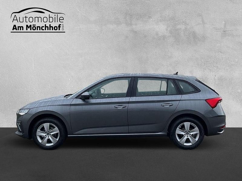 Neu Skoda Scala Essence 95 PS (69 kW) 2025 Grau Kleinwagen
