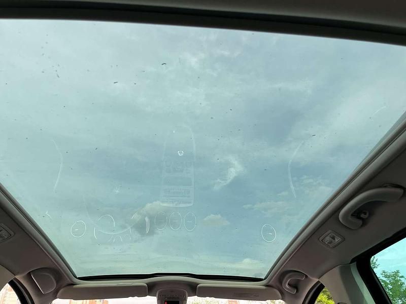 Gebraucht Peugeot 308 111 PS (81 kW) 2011 Schwarz Kombi