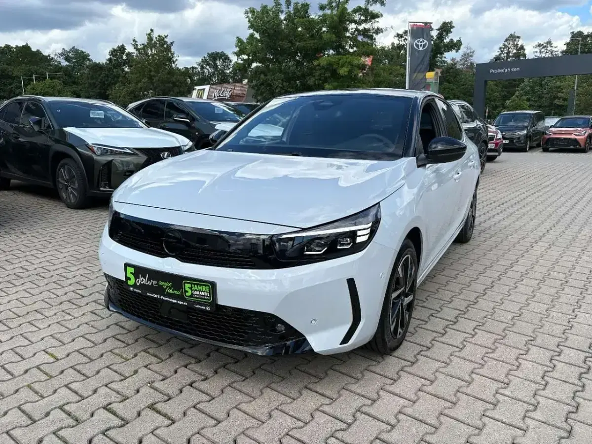 Neu Opel Corsa 136 PS (100 kW) 2025 Okenitweiss metalliclackieru Kleinwagen