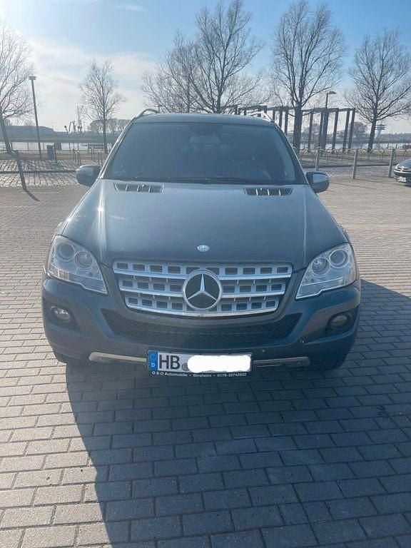 Gebraucht Mercedes ML350 224 PS (164 kW) 2009 Grau SUV