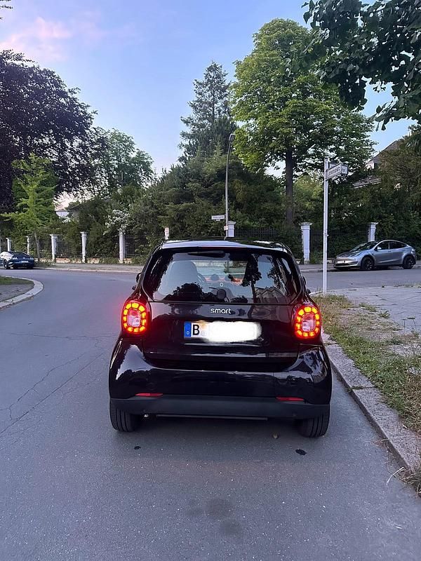 Gebraucht Smart ForTwo Coupé 71 PS (52 kW) 2015 Schwarz Coupé