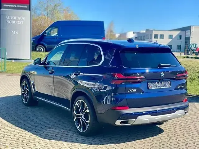 Gebraucht BMW X5 Sport Line 489 PS (359 kW) 2024 Blau SUV