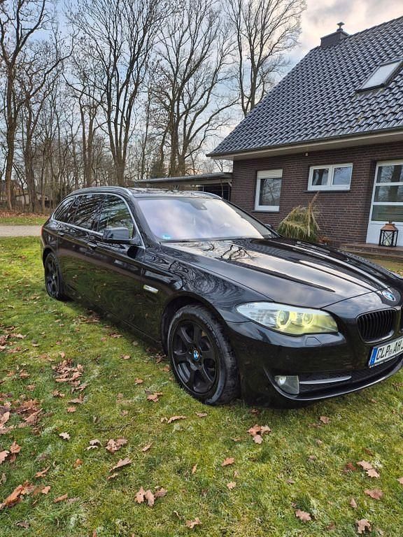 Gebraucht BMW 523 204 PS (150 kW) 2011 Schwarz Kombi