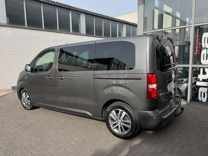 Gebraucht Peugeot Traveller Allure 177 PS (130 kW) 2017 Grau Van / Kleinbus