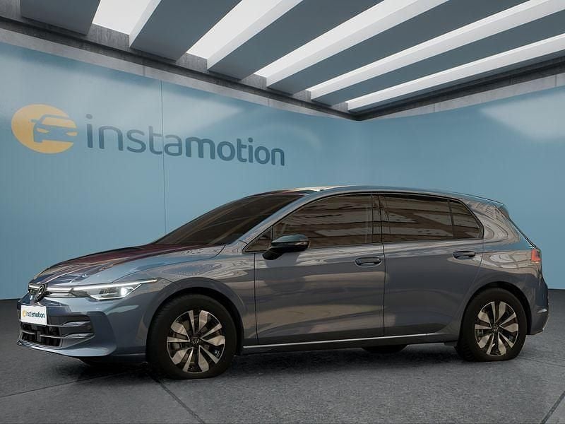 Blau Gebraucht 2025 VW Golf VIII Kleinwagen | 29.649 € (Fairer Preis) - Bild 1/4