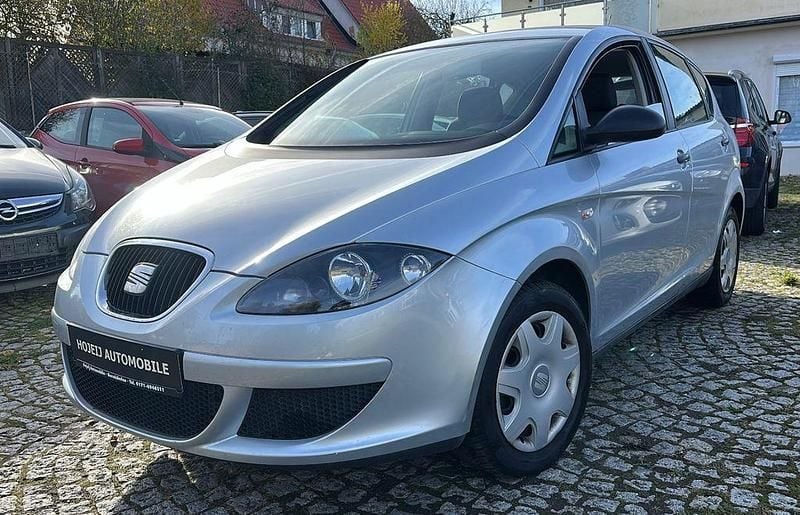 Gebraucht Seat Altea Comfort 102 PS (75 kW) 2009 Silber Limousine