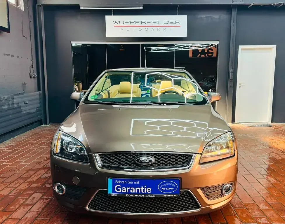 Gebraucht Ford Focus Cabriolet Titanium 145 PS (106 kW) 2008 Grau Cabrio