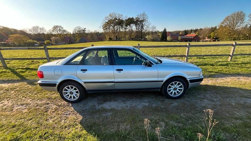 Gebraucht Audi 80 90 PS (66 kW) 1994 Silber Limousine