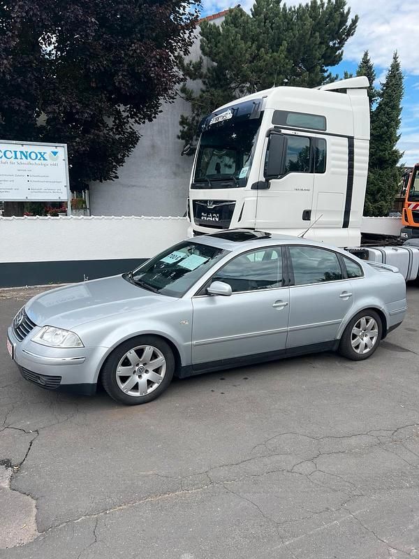 Silber Gebraucht 2002 VW Passat Limousine | 700 € (Superpreis) - Bild 1/2