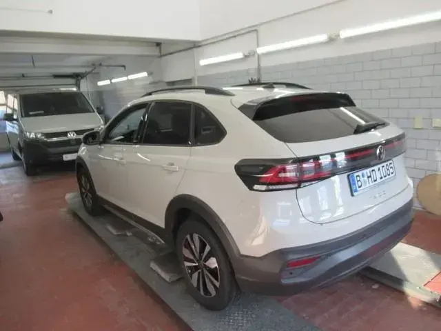 Gebraucht VW Taigo Move 95 PS (69 kW) 2023 Grau SUV