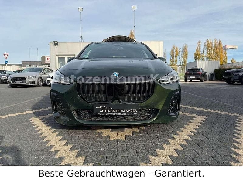 San remo green Gebraucht 2024 BMW 218 M Sport Limousine | 29.490 € (Fairer Preis) - Bild 1/4