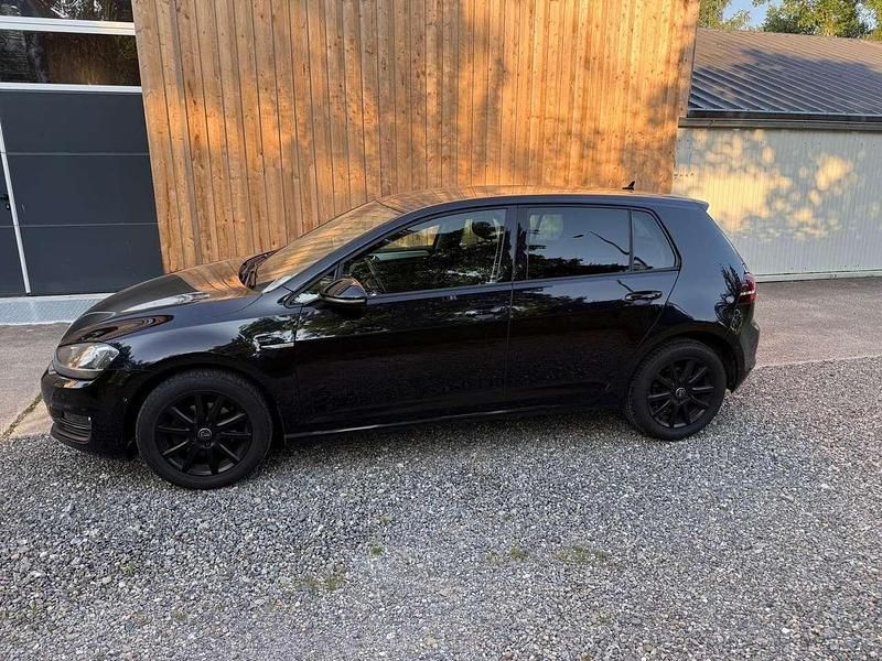 Schwarz Gebraucht 2014 VW Golf VII Cup Limousine | 10.500 € (Guter Preis) - Bild 1/4