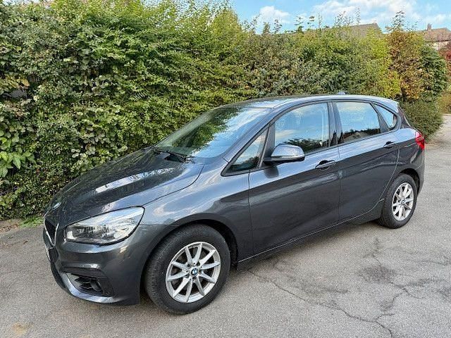 Grau Gebraucht 2015 BMW 218 Active Tourer Van / Kleinbus | 14.990 € (Etwas zu teuer) - Bild 1/4