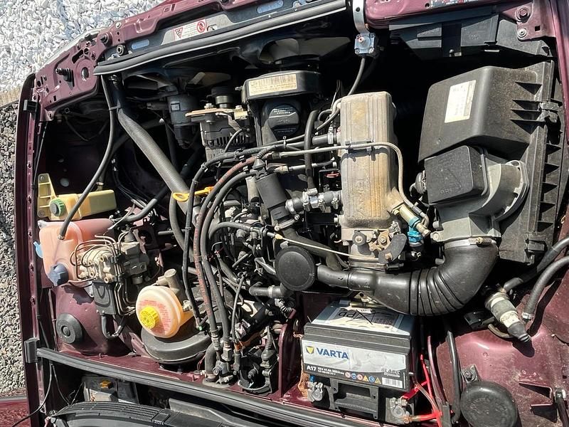 Second-hand Audi 80 116 CP (85 kW) 1994 Roșu Berlinǎ