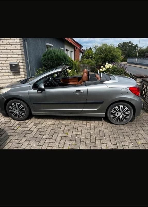 Silber Gebraucht 2006 Peugeot 207 CC Sport Cabrio | 2.000 € (Guter Preis) - Bild 1/4