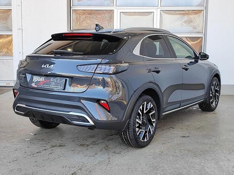 Neu Kia XCeed 150 PS (110 kW) 2026 Dark penta met. SUV