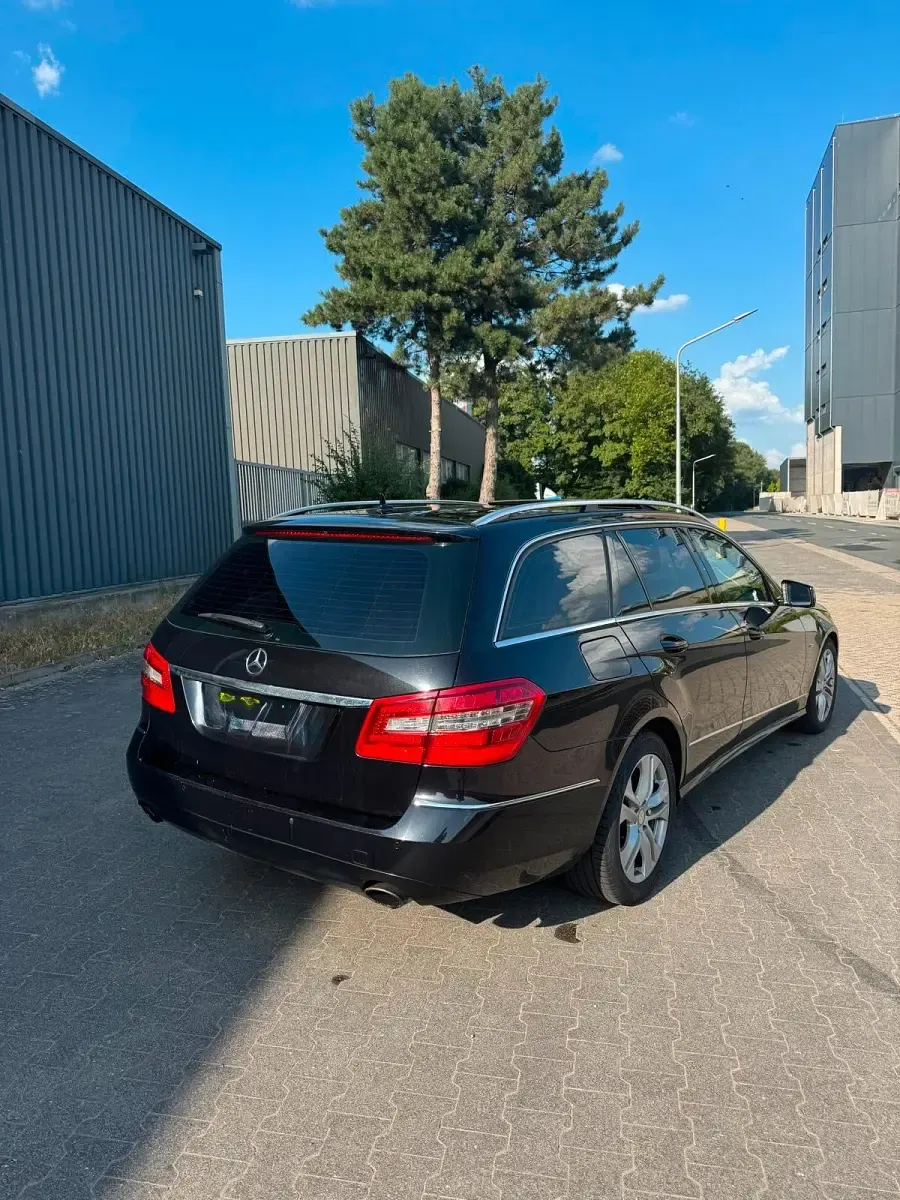 Gebraucht Mercedes E350 231 PS (169 kW) 2009 Schwarz Kombi