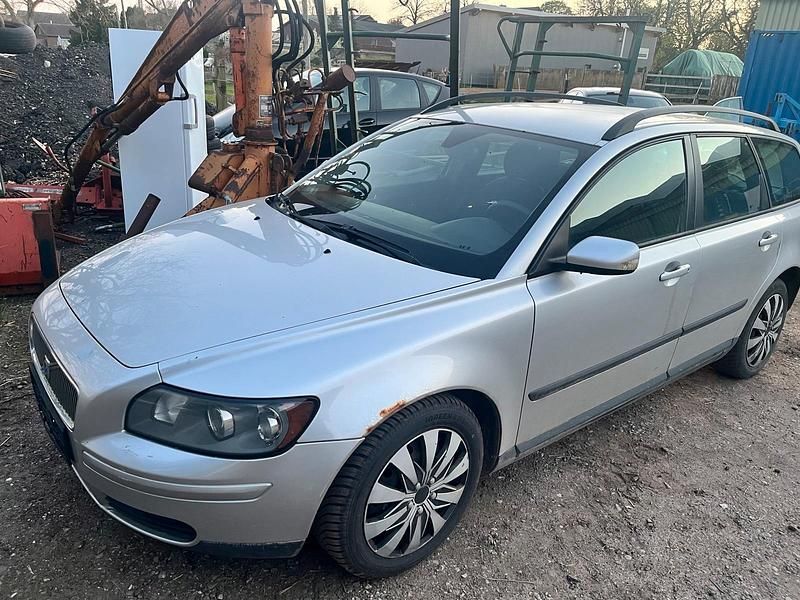 Second-hand Volvo V50 100 CP (73 kW) 2004 Argintiu Break