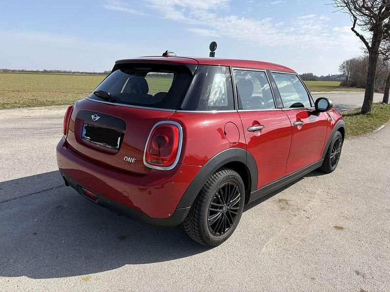 Gebraucht Mini ONE 102 PS (75 kW) 2017 Rot Kleinwagen