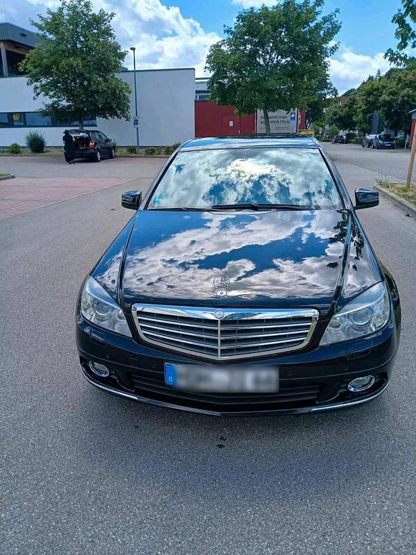 Schwarz Gebraucht 2009 Mercedes C250 Limousine | 7.400 € (Fairer Preis) - Bild 1/4
