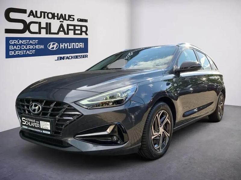 Dark knight / mic Gebraucht 2021 Hyundai i30 Intro Edition Kombi | 18.990 € (Fairer Preis) - Bild 1/1