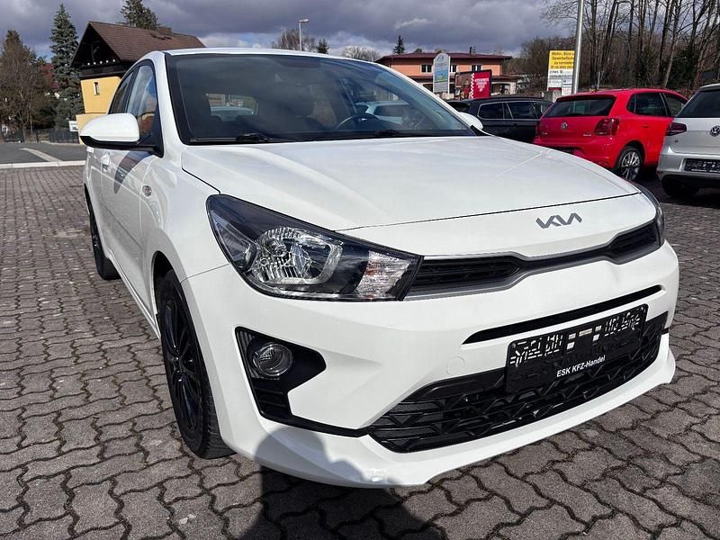 Gebraucht Kia Rio Edition 7 84 PS (61 kW) 2023 Weiß Limousine