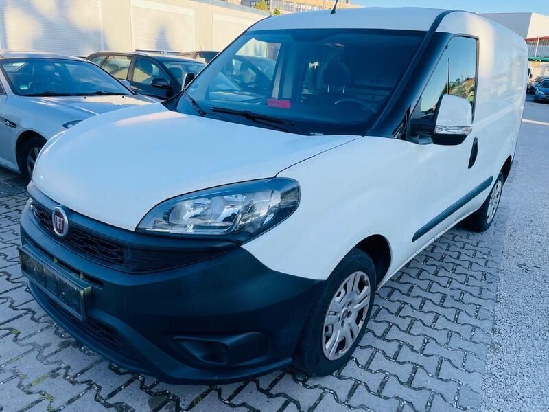 Weiß Gebraucht 2018 Fiat Doblò Van / Kleinbus | 5.950 € (Fairer Preis) - Bild 1/4