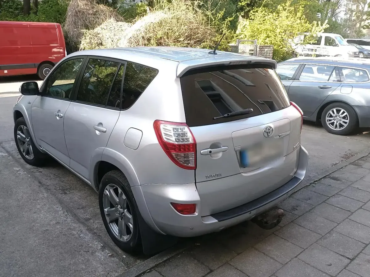 Gebraucht Toyota RAV4 177 PS (130 kW) 2009 Silber SUV