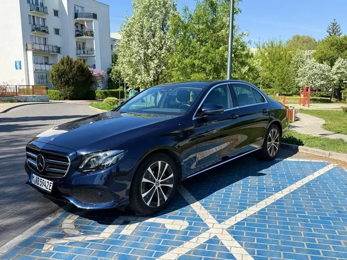 Gebraucht Mercedes E300 320 PS (235 kW) 2020 Blau Limousine