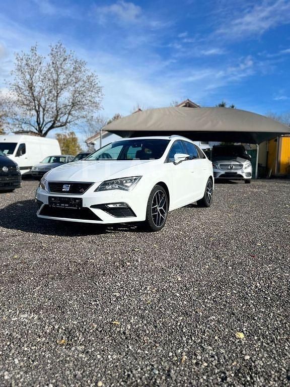 Weiß Gebraucht 2017 Seat Leon ST FR Kombi | 15.900 € (Etwas zu teuer) - Bild 1/4