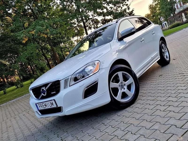 Weiß Gebraucht 2012 Volvo XC60 R-Design SUV | 11.500 € (Etwas zu teuer) - Bild 1/4