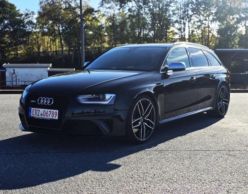 Schwarz Gebraucht 2013 Audi RS4 Kombi | 24.990 € (Superpreis) - Bild 1/4