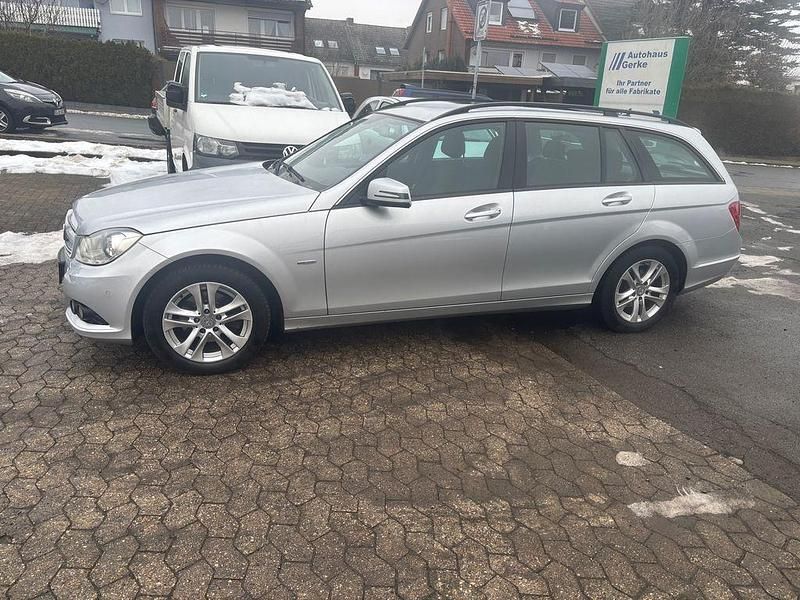 Gebraucht Mercedes C200 136 PS (100 kW) 2012 Silber Kombi
