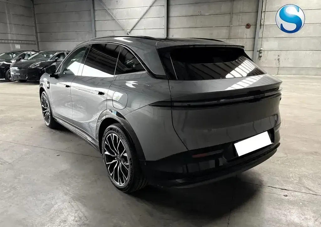 Neu Zeekr 7X Long Range RWD 309 kW (421 PS) 2026 Grau SUV