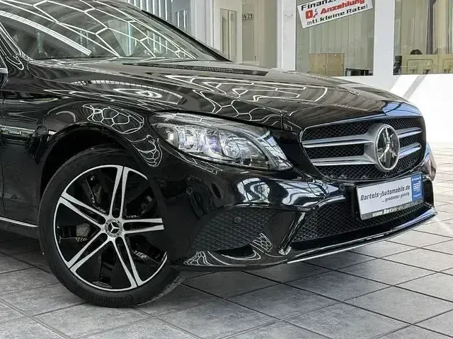 Gebraucht Mercedes C300 Avantgarde 211 PS (155 kW) 2020 Schwarz  unilack Kombi