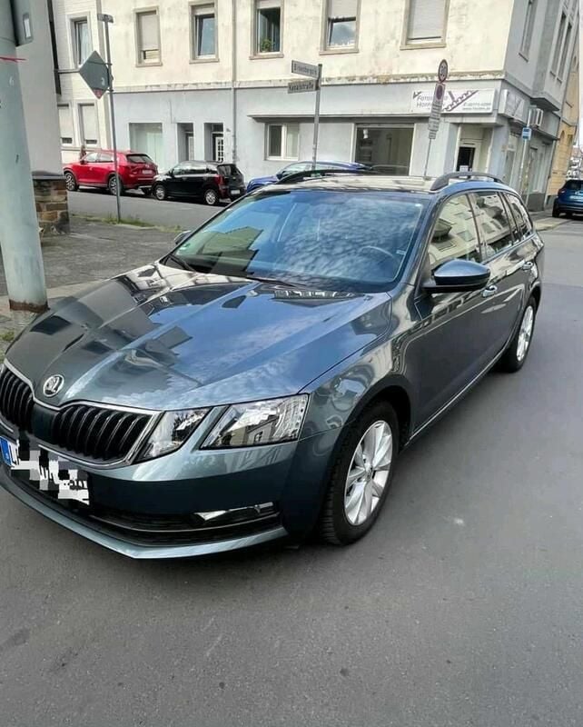 Grau Gebraucht 2020 Skoda Octavia Kombi | 13.200 € (Superpreis) - Bild 1/4
